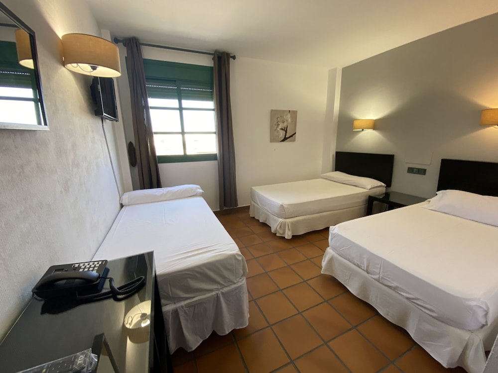 Triple Room photo 2