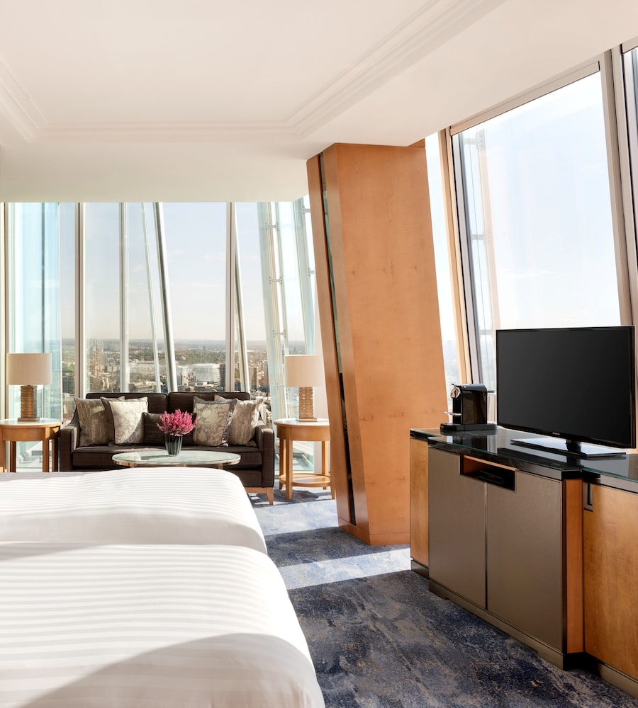 Room, 2 Twin Beds, City View (Iconic) photo 2