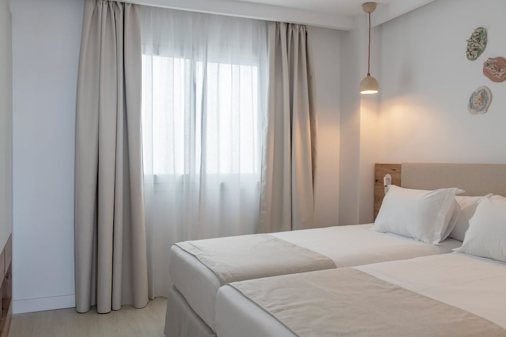 Suite, 2 Bedrooms, Sea View (Frontal 2+3 Children free)