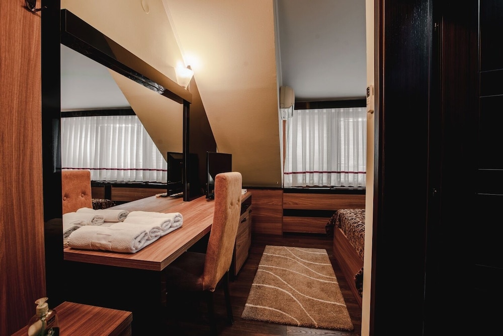 Economy Double Room Single Use photo 3