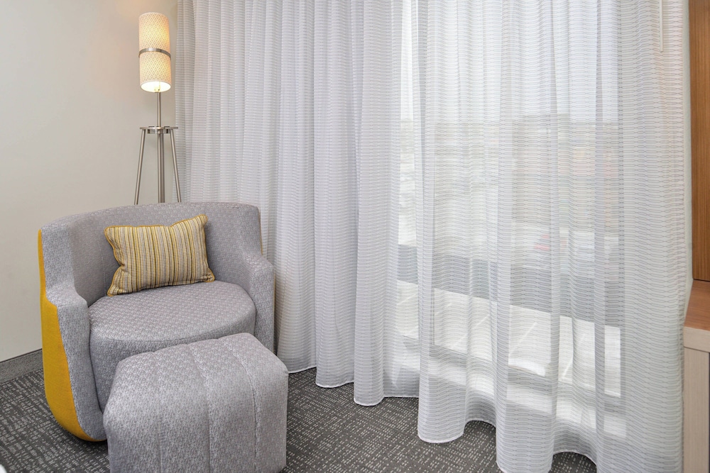 Room, 2 Queen Beds - Photo 4