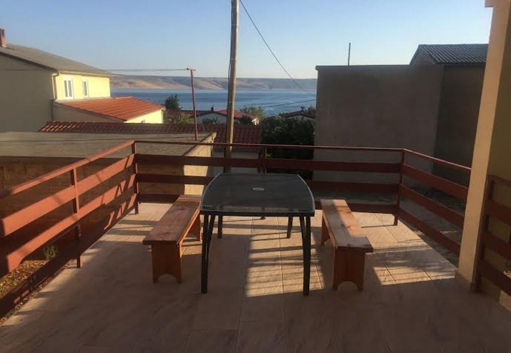 Apartment (Sunny  - sea side terrace & parking -)
