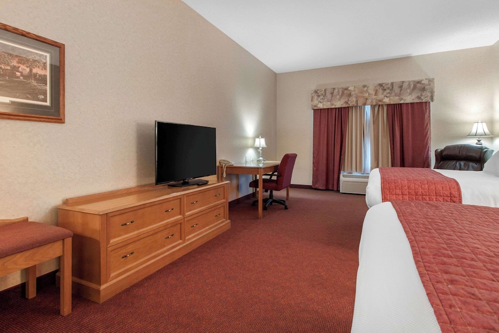 Suite, Multiple Beds, Non Smoking - Photo 3