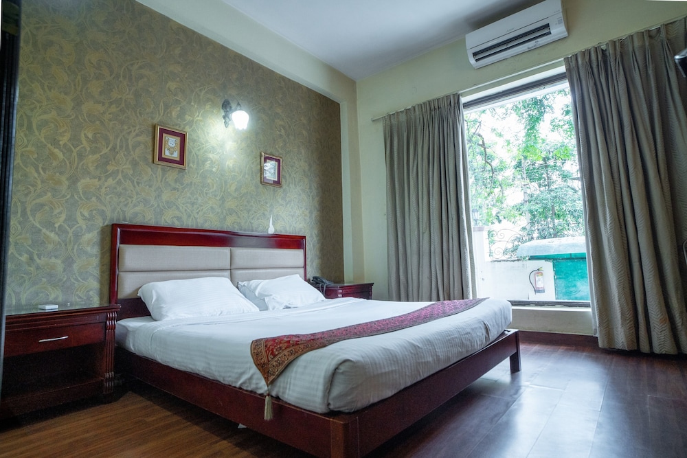 2 BHK Suite photo 1