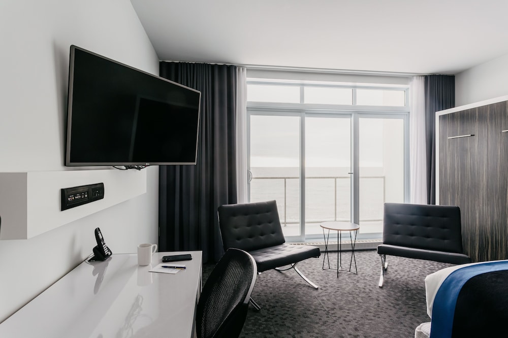 Panoramic Room, Balcony, Ocean View (1 King And 1 Murphy Double ) photo 1