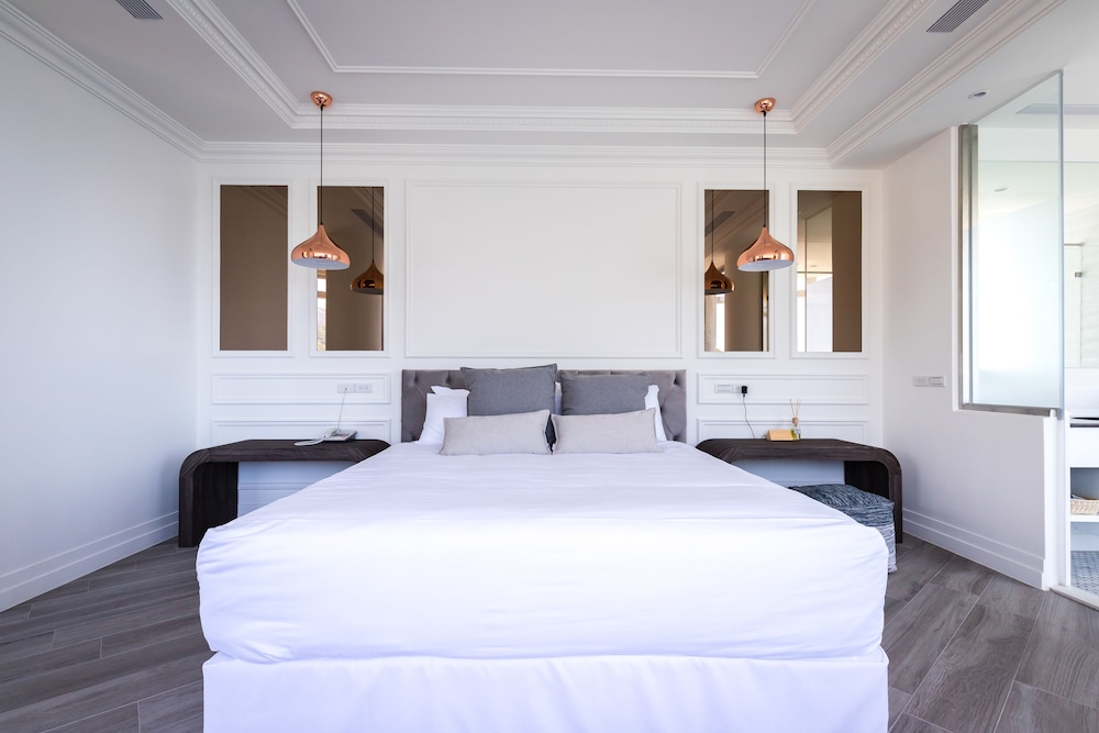 Grand Double Room, Non Smoking, Ocean View photo 3