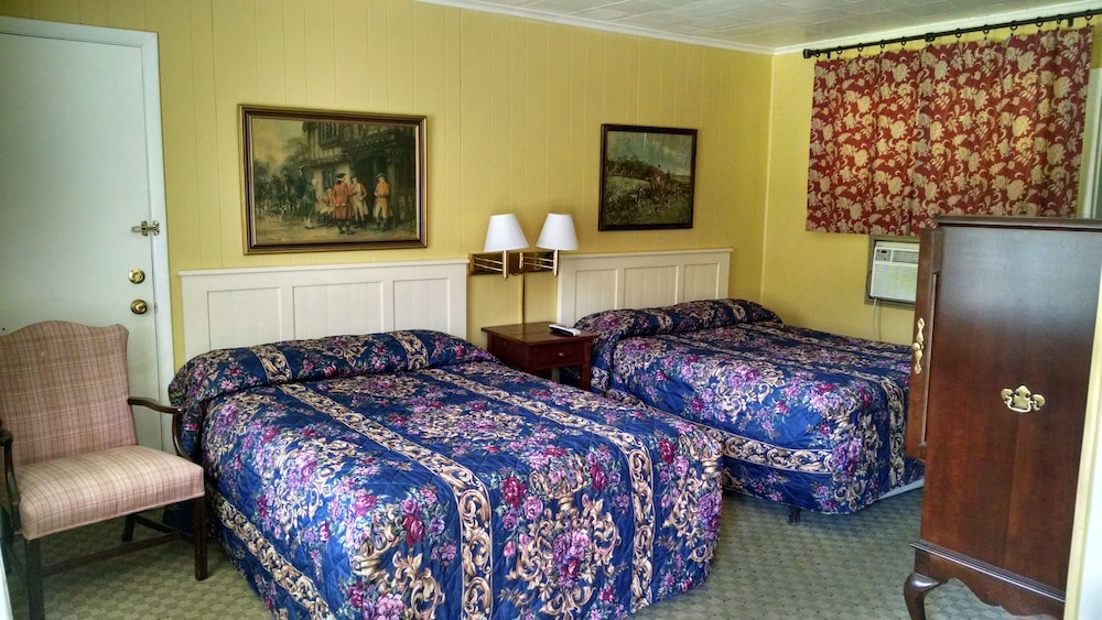 Economy Room, 2 Double Beds, Kitchen photo 3