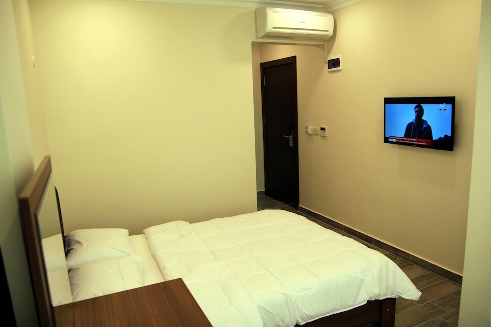 Standard Room, Pool View photo 3