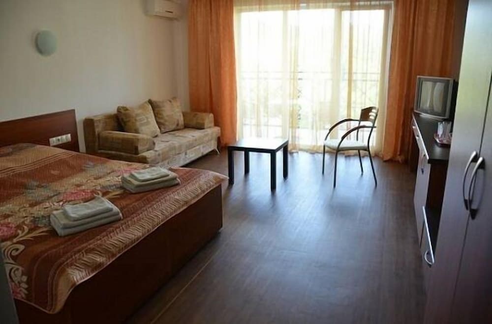 Family Room photo 1