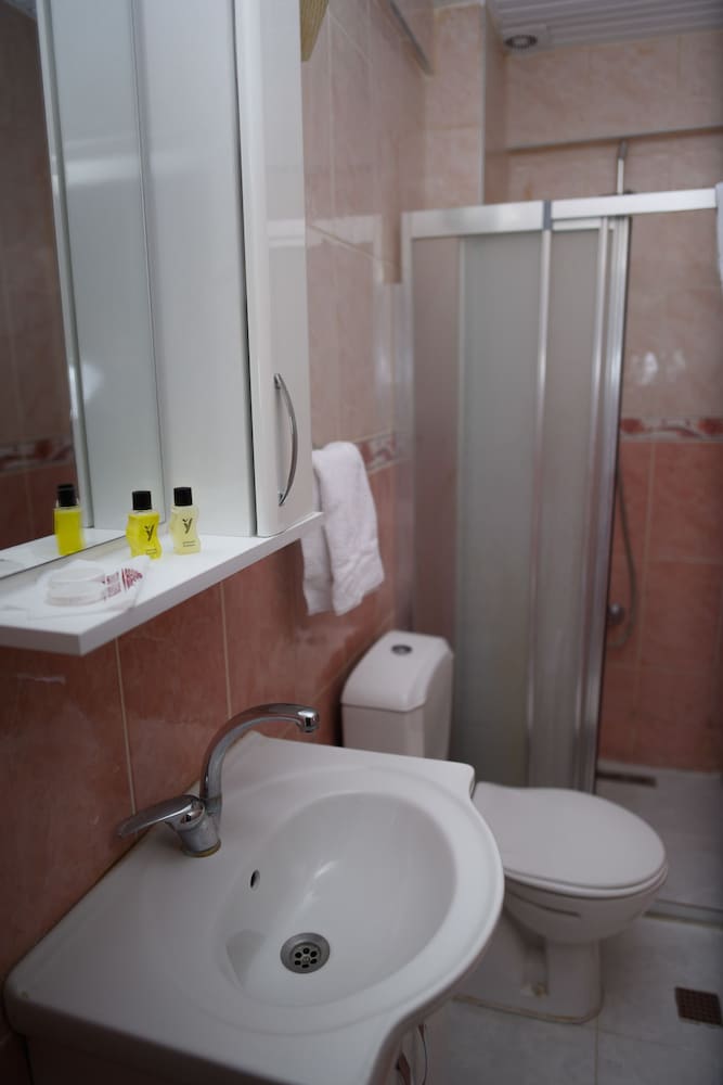 Standard Room, 1 Double Bed, Smoking, City View photo 2