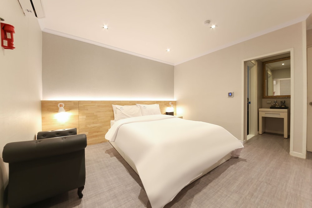 Deluxe Room, City View photo 3