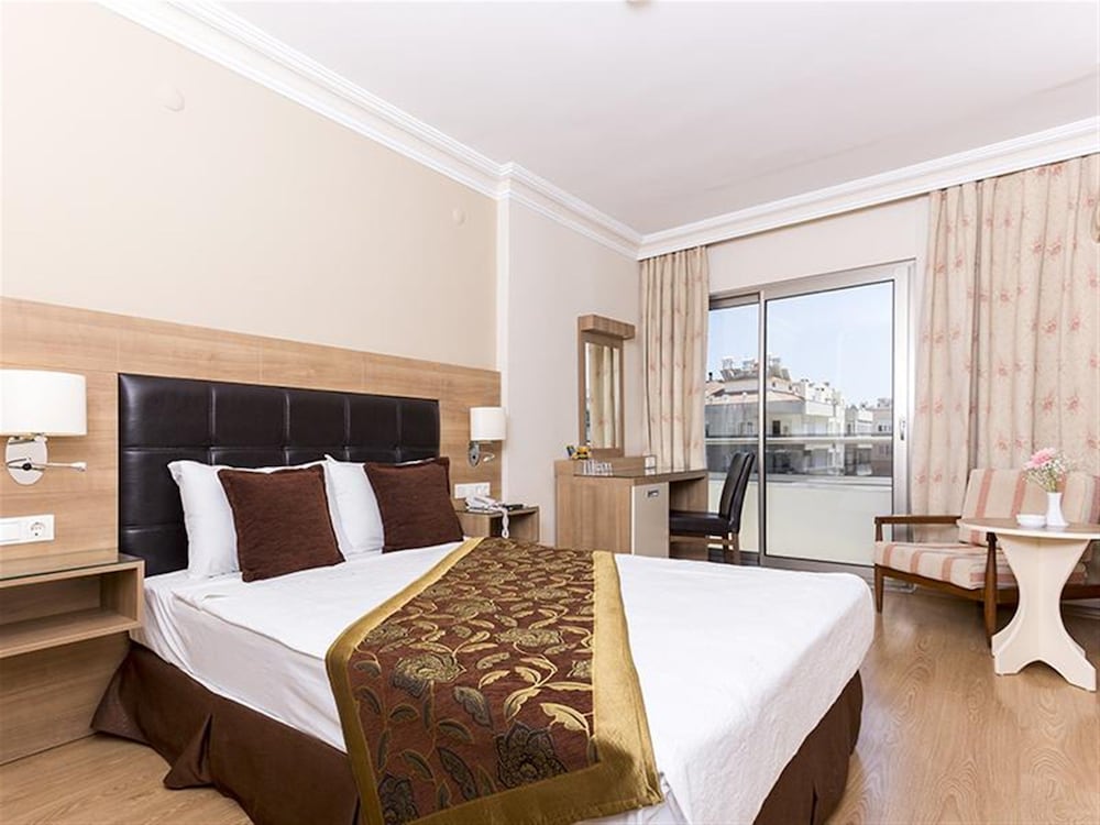 Standard Room, 1 Double or 2 Twin Beds - Photo 5