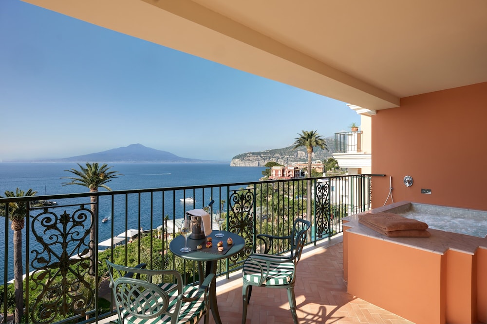 Royal Junior Suite, jetted tub on terrace - Photo 3