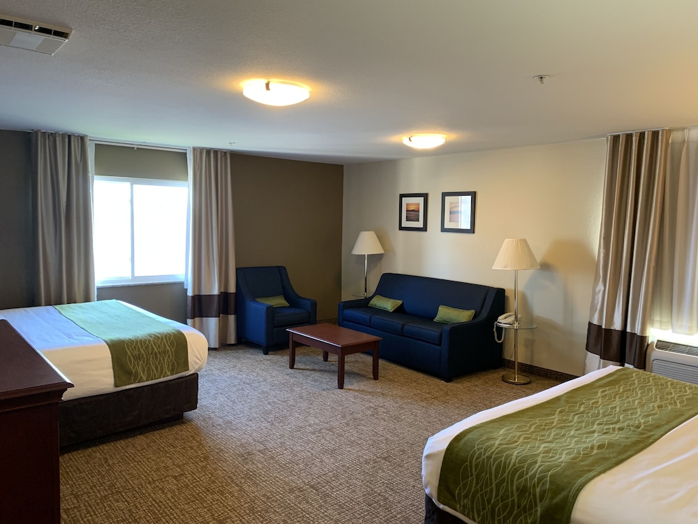 Suite, Multiple Beds, Non Smoking photo 2