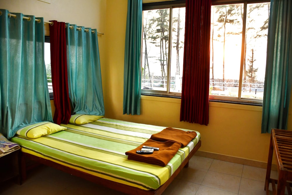 Deluxe Non A/C Room photo 3