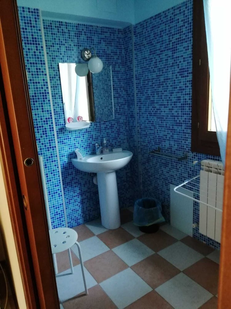 Double Room (Blu) photo 3