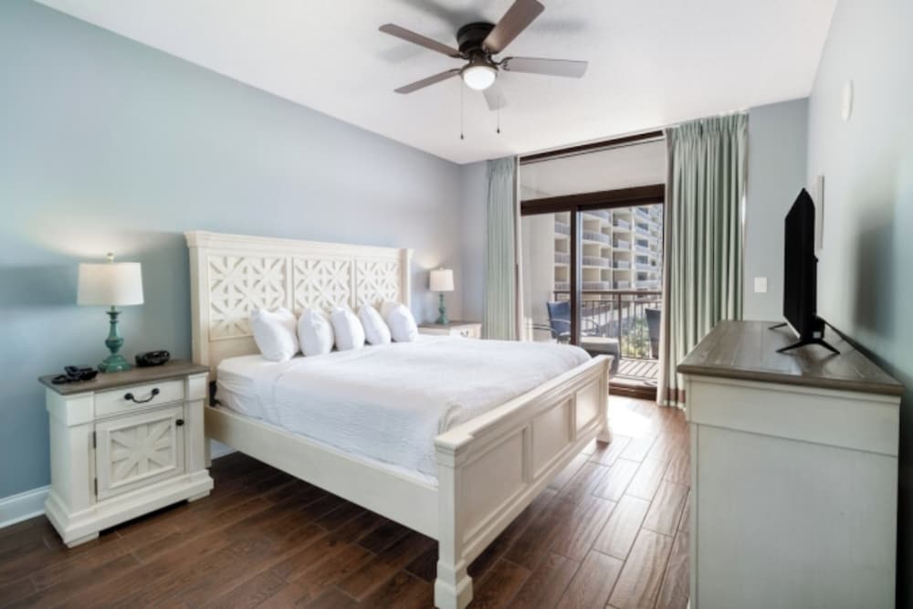 Hampton Oceanfront Two Bedroom Condo King - Photo 1