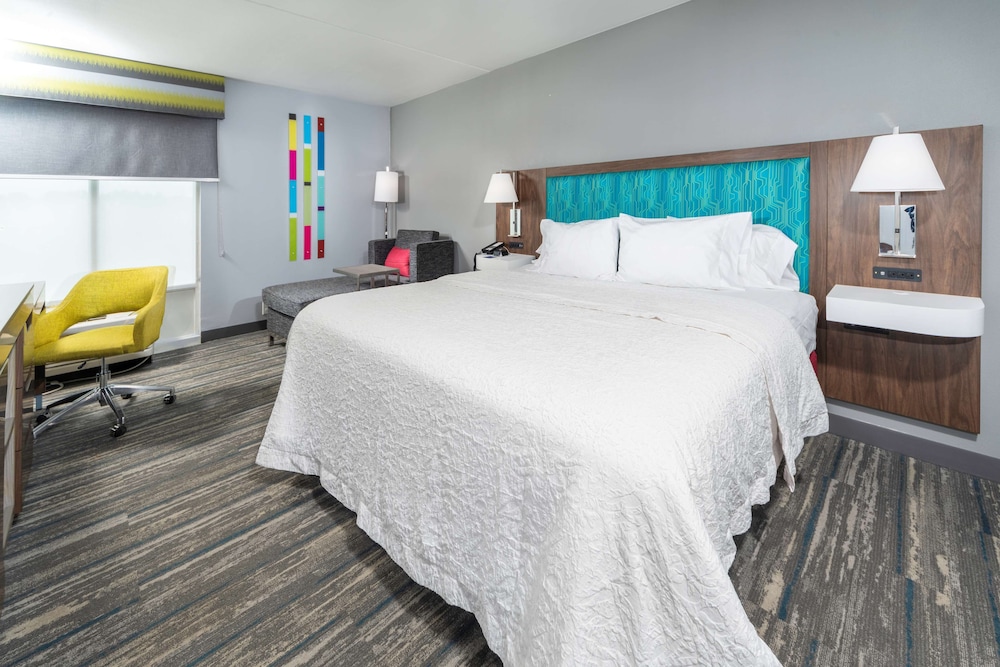 Suite, 1 King Bed, Non Smoking - Photo 2