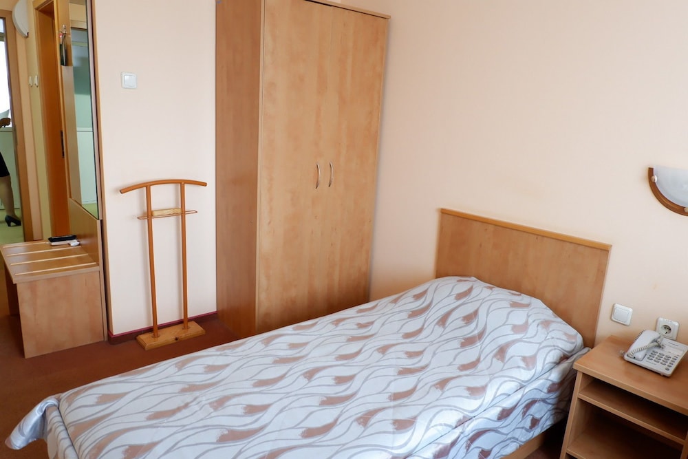 Economy Single Room, 1 Twin Bed photo 3