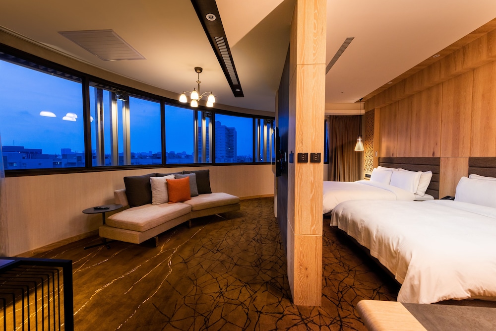 Chateau Suite photo 2