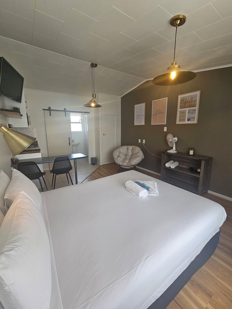 Executive Studio, Pets Allowed (Unit) photo 2