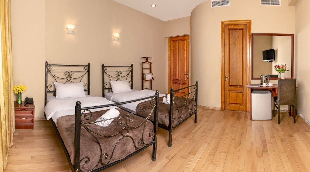 Twin Room, Garden View