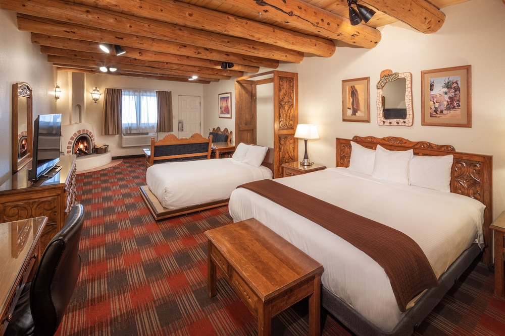 Deluxe Room, Multiple Beds (Deluxe Room(No Pets)) - Photo 5
