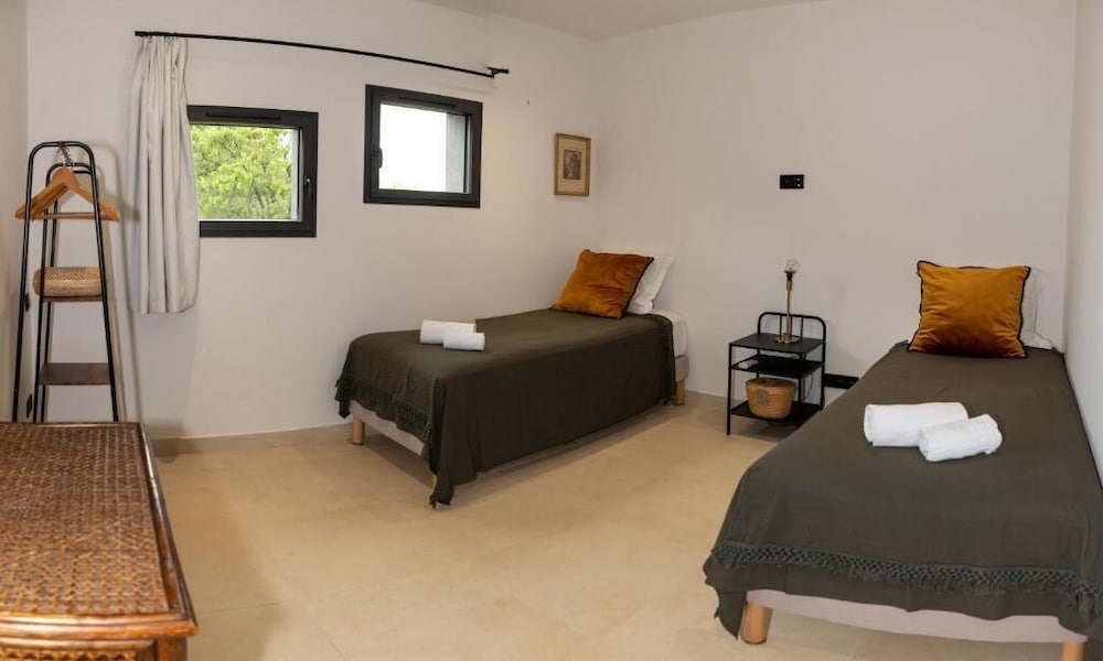 Luxury Villa, 2 Bedrooms, Private Pool (Villa Erba Barona)