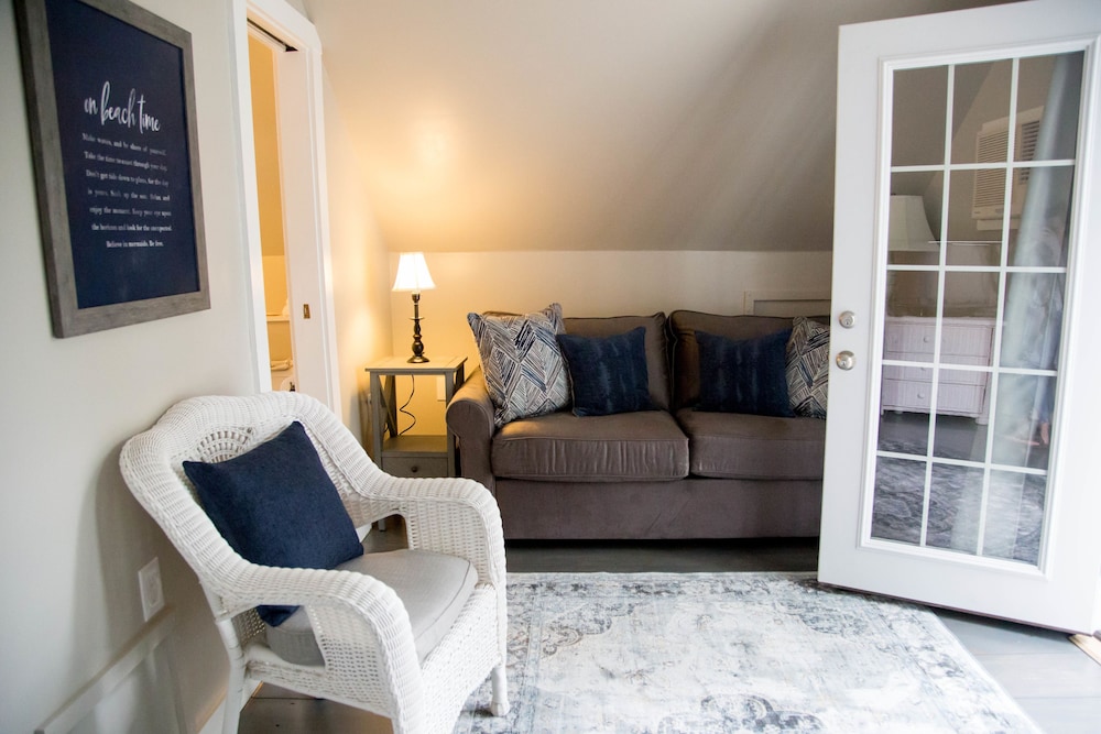 Captains Quarters Suite