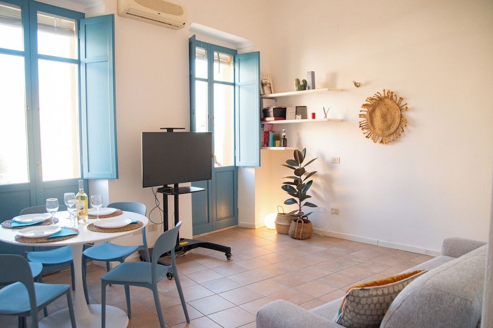 Comfort Apartment, Balcony, City View