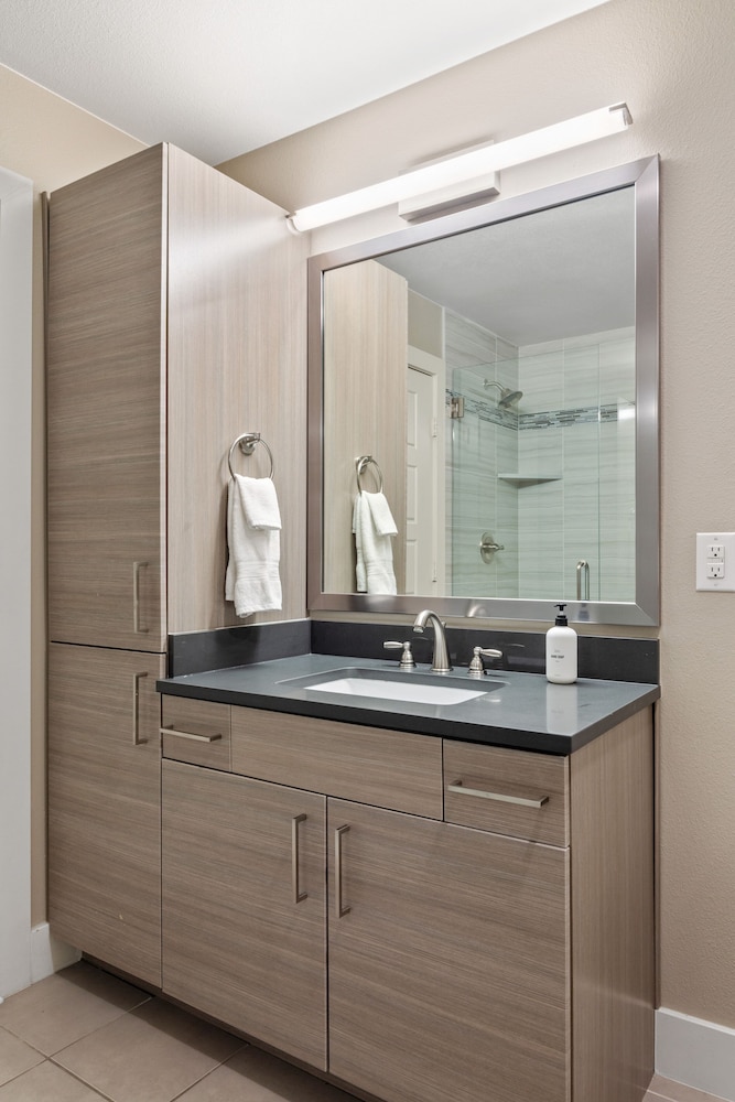 Family Apartment, 2 Bedrooms, 2 Bathrooms (Self Check-in with Virtual Front Desk) - Photo 31