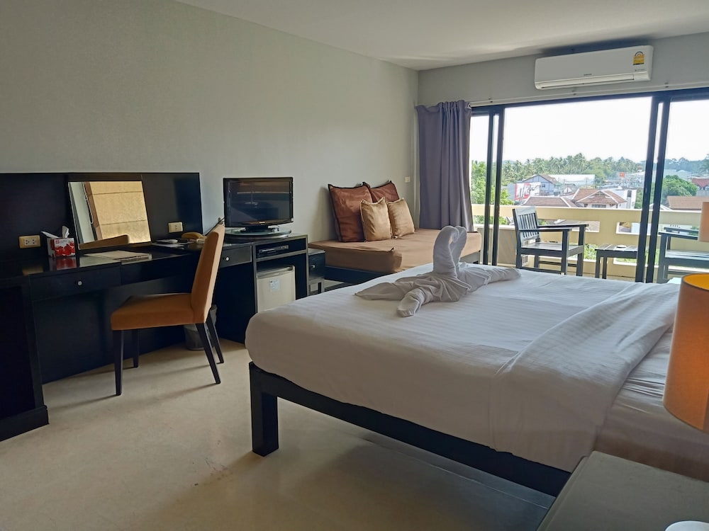 Deluxe Double or Twin Room, Balcony - Photo 8