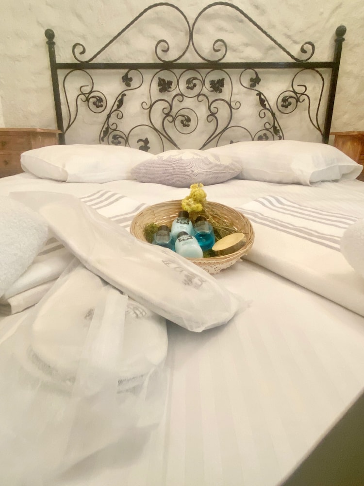 Deluxe Triple Room, 1 Bedroom, Non Smoking, City View photo 3