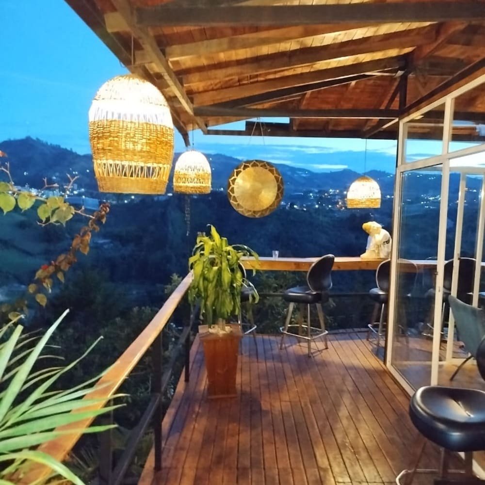 Deluxe Tree House, Mountain View photo 1