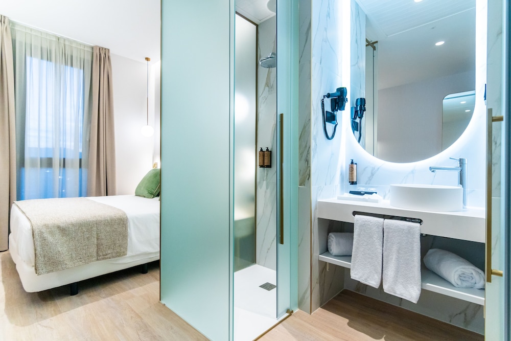 Comfort Double or Twin Room - Photo 10