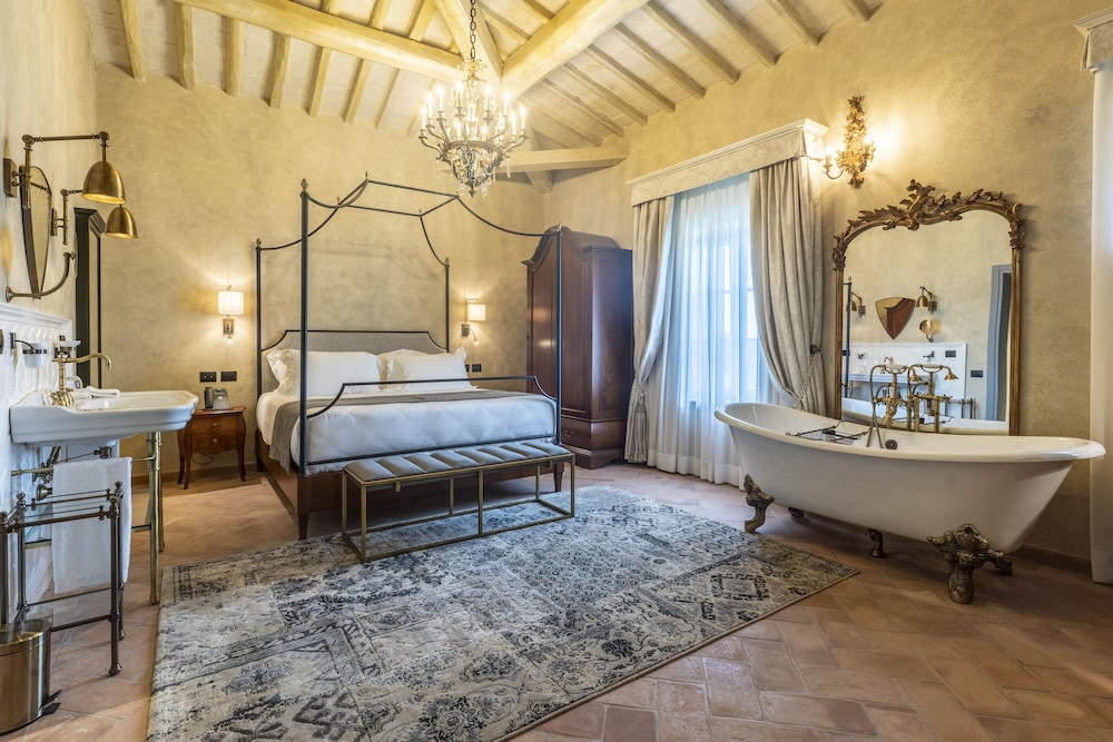 Premium Suite - Photo 4