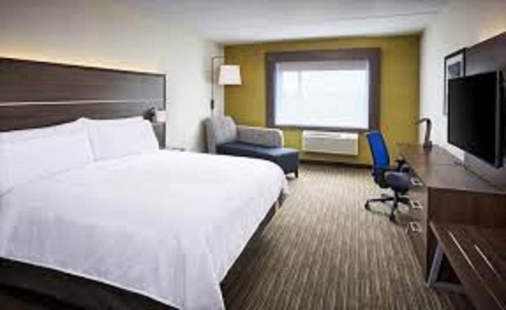 Room, 1 King Bed with Sofa bed, Accessible (Comm, Mobil, Accessible Tub) - Photo 1