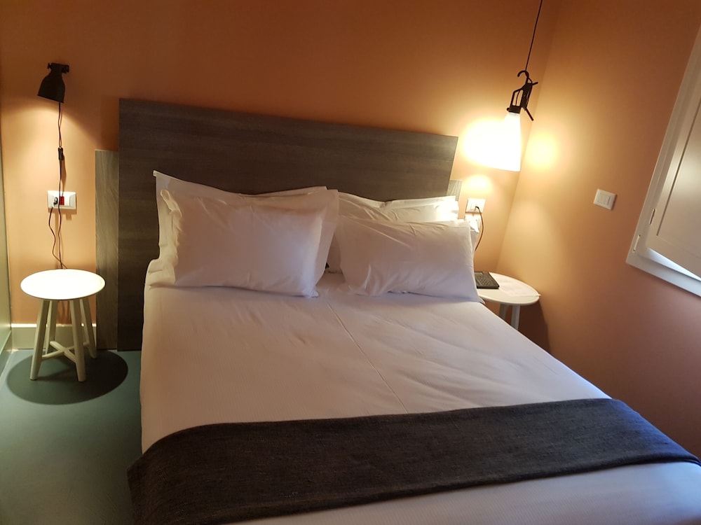Basic Double Room photo 2