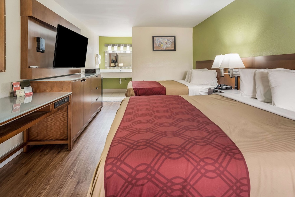 Room, 2 Queen Beds, Non Smoking - Photo 3