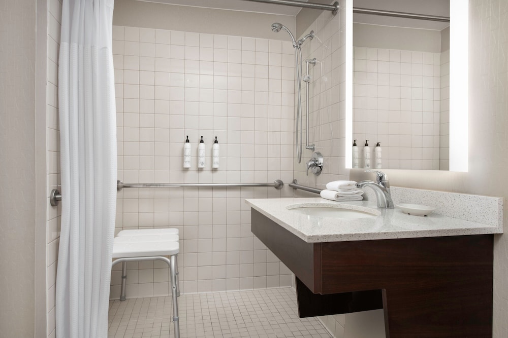 Suite, 2 Double Beds - Photo 7