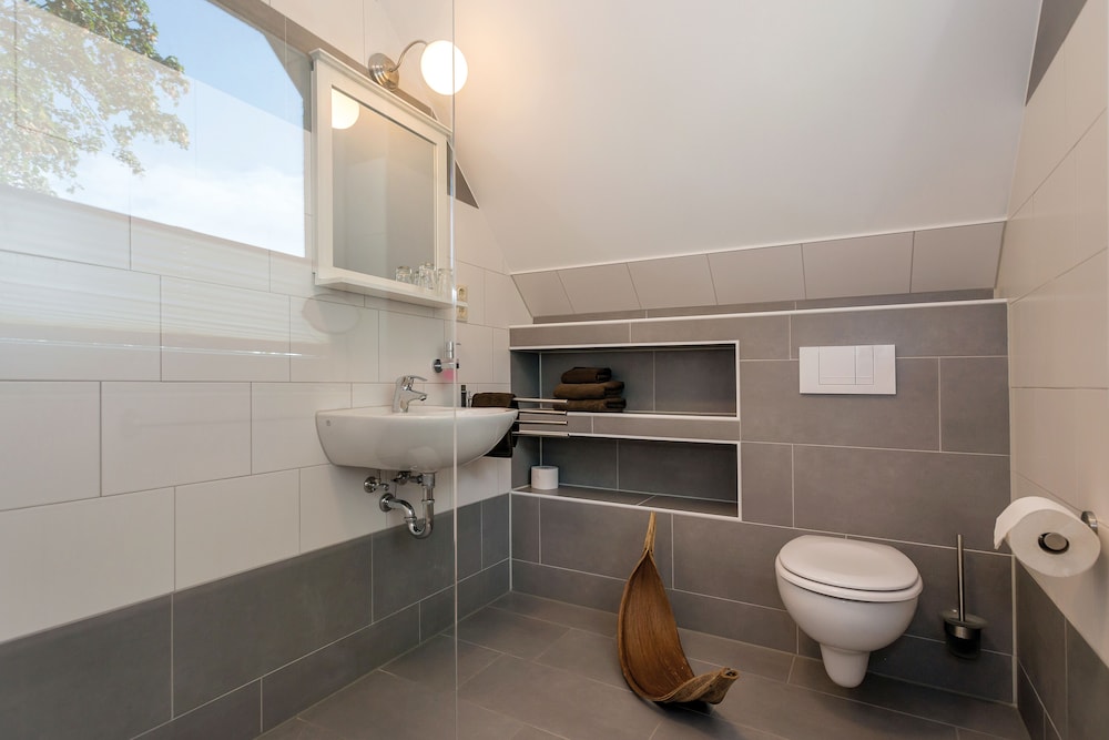 Basic Double Room Single Use photo 3