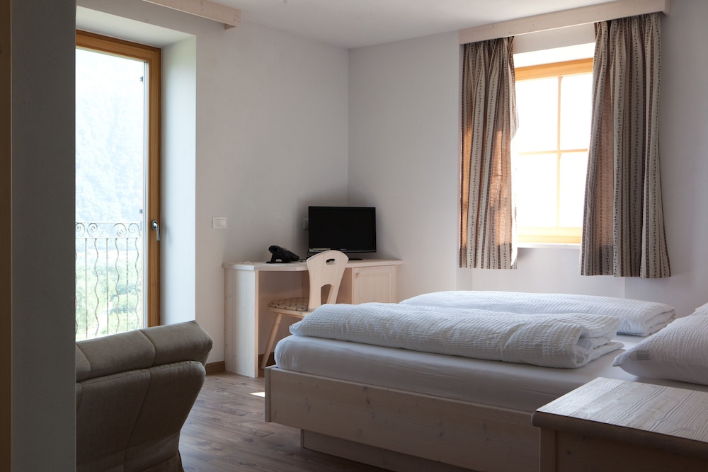 Superior Triple Room, Balcony, Valley View photo 1