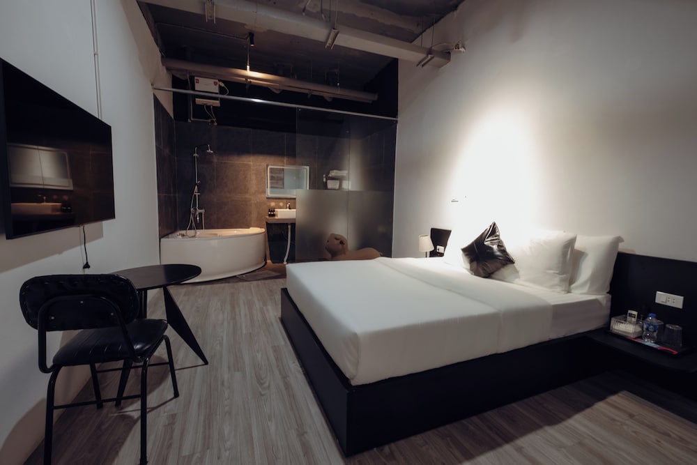 Standard Studio, 1 Double Bed, Bathtub