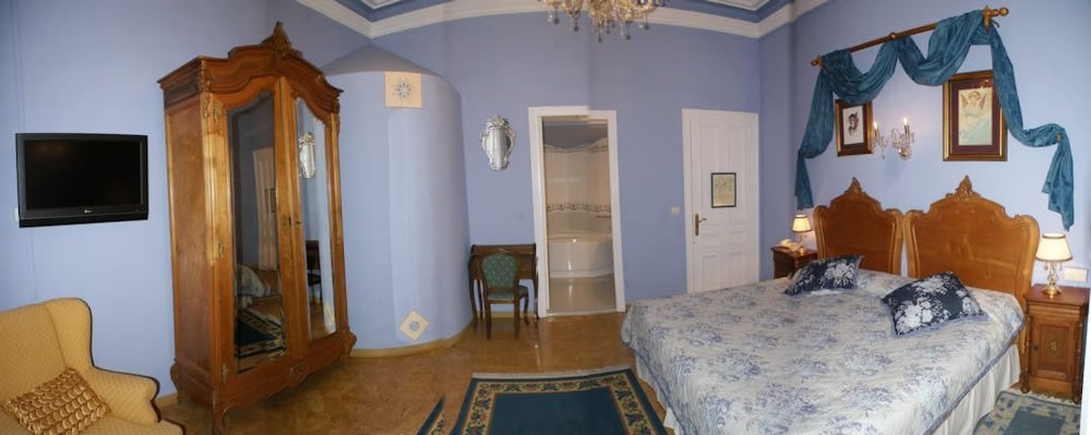 Standard Double Room, 1 Queen Bed, Ensuite, Garden View photo 2