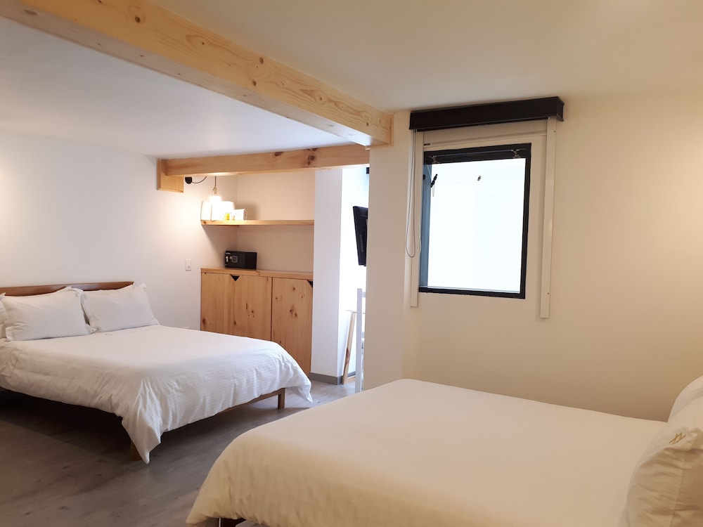 Standard Twin Room, 2 Double Beds