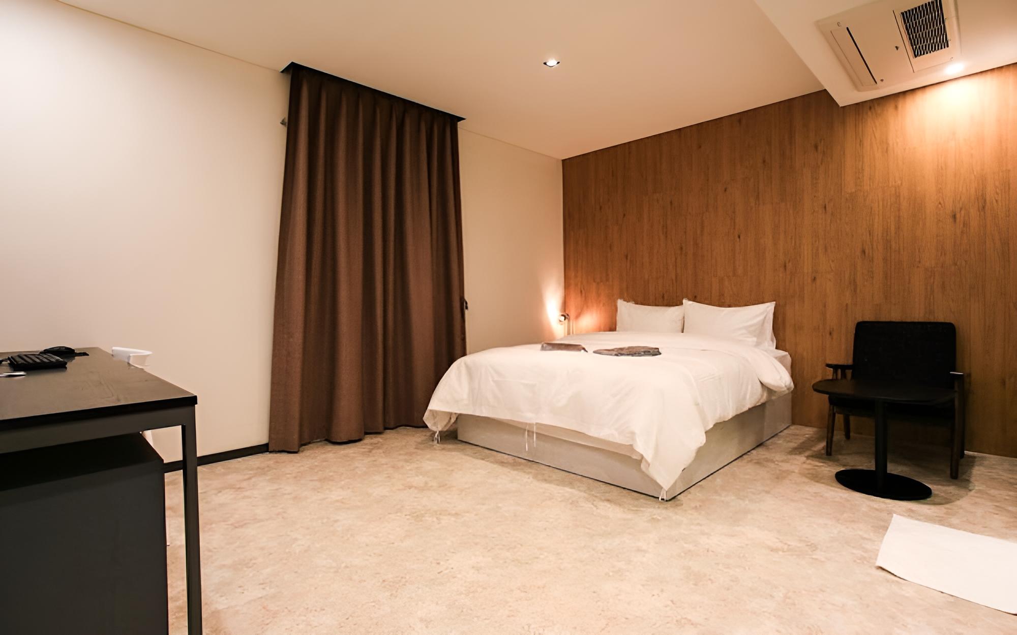 Room (Walkie Special Rate (No Parking Room ) - Photo 1
