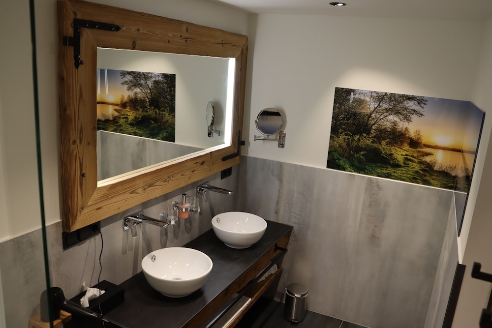 Deluxe Junior Suite photo 3
