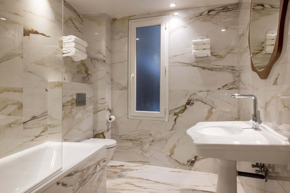 Superior Triple Room photo 2