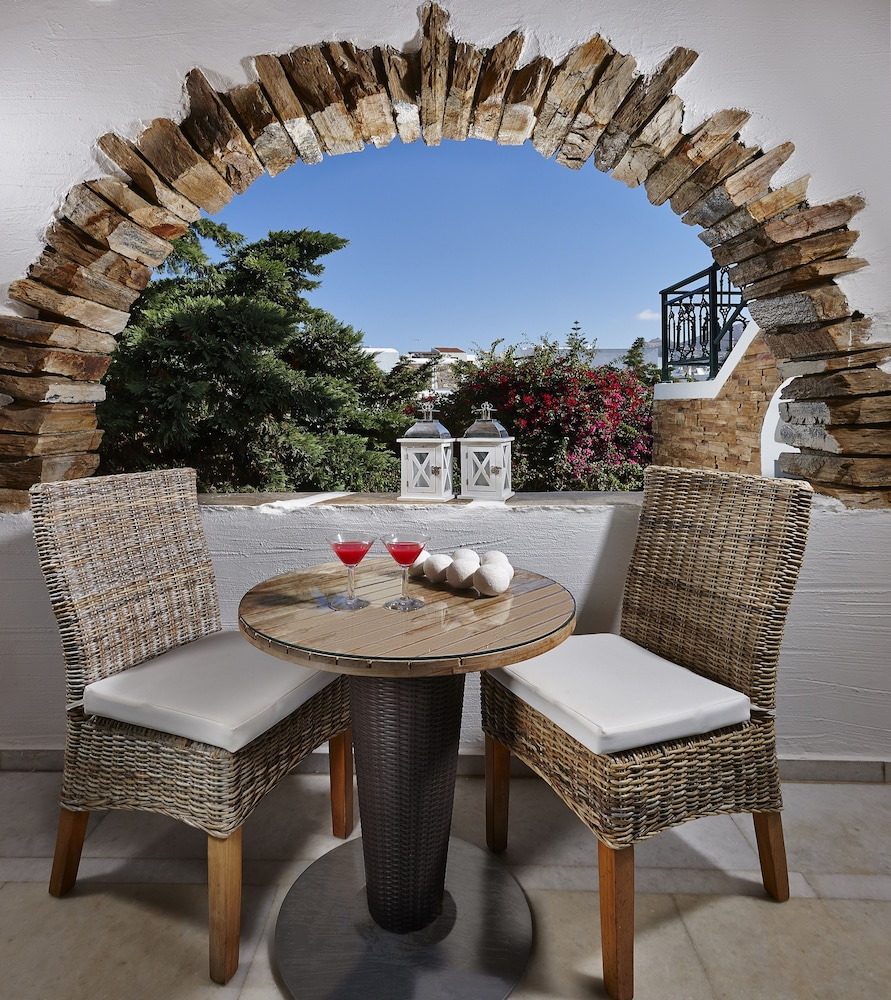 Triple Room, Garden View photo 3