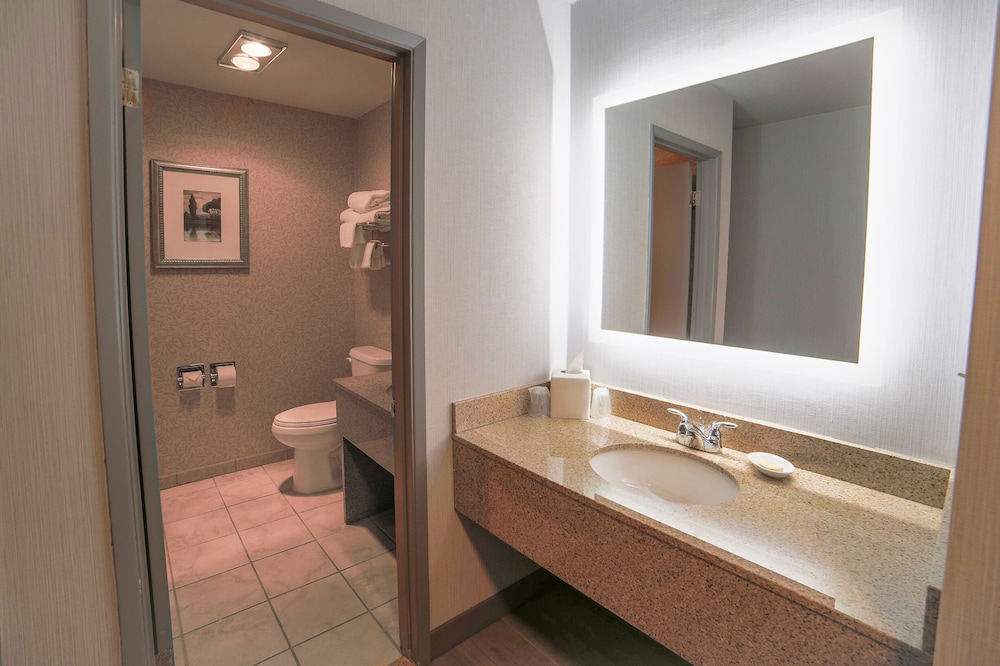 Premium Room, 2 Queen Beds - Photo 4